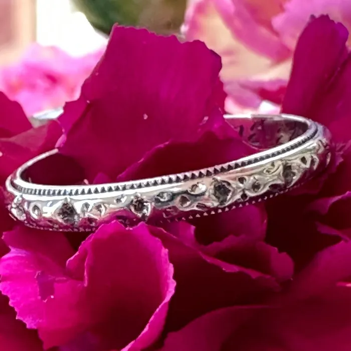 Rings ONeills Estate Jewelry 18 Karat White Gold Wedding Band 40000291