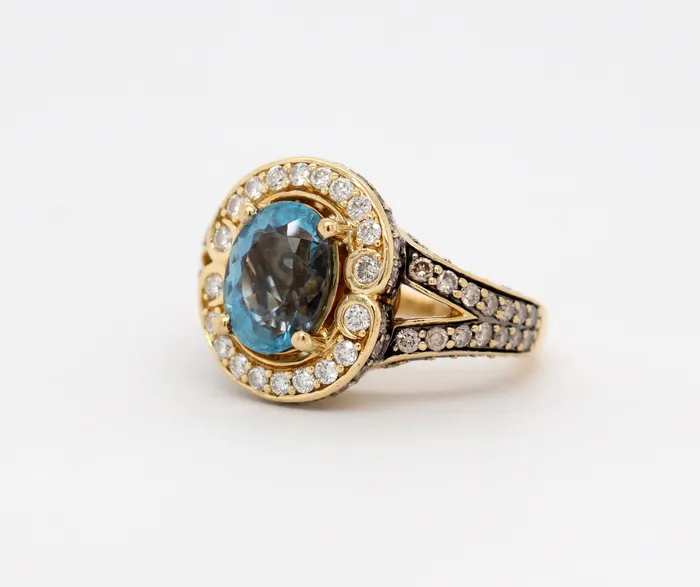 Estate 18KY 210 Ct Aquamarine And 133 Cttw Champagne Diamond Ring FULLERS PURCHASE FROM PUBLIC Rings Estate 18KY 210 Ct Aquamarine And 133 Cttw Champagne Diamond Ring FULLERS PURCHASE FROM PUBLIC Rings