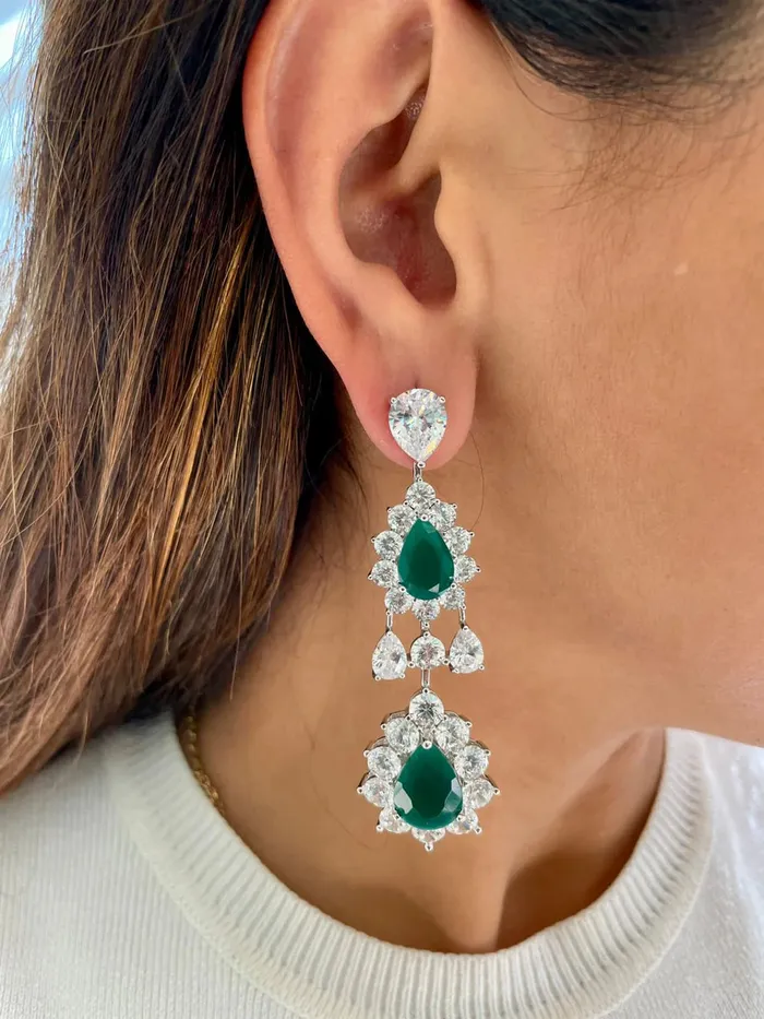 Necklaces Maharani Emerald Oval Diamond Detail Line Necklace Set Rose Diamond Emerald Drops Necklace Set PRERTO ECOMMERCE PRIVATE LIMITED