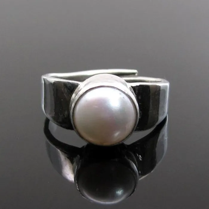 Rashi Ratna Silver Ring Real Pearl Moti for Moon Gem Birthstone Ratan 62 ratti Karizma Jewels Rings Rashi Ratna Silver Ring Real Pearl Moti for Moon Gem Birthstone Ratan 62 ratti Karizma Jewels Rings