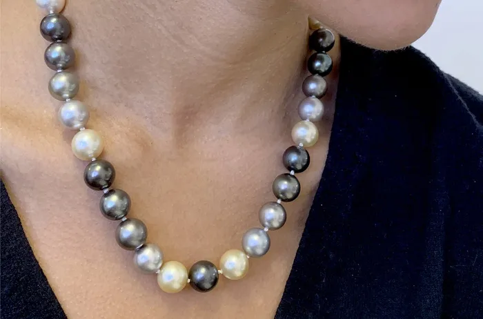 Albert Hern Necklaces Necklace Tahiti South Sea Pearls Diamonds Brooch Albert Hern Necklaces Necklace Tahiti South Sea Pearls Diamonds Brooch