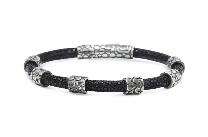Bracelets Albert Hern Bracelet LivingSkull Men Stingray Leather Silver Accents Skulls