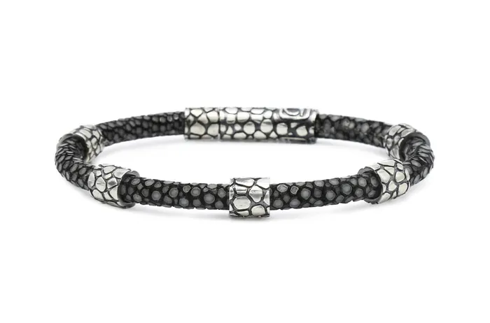 Bracelets Albert Hern Bracelet LivingSkull Men Stingray Leather Silver Accents Skulls