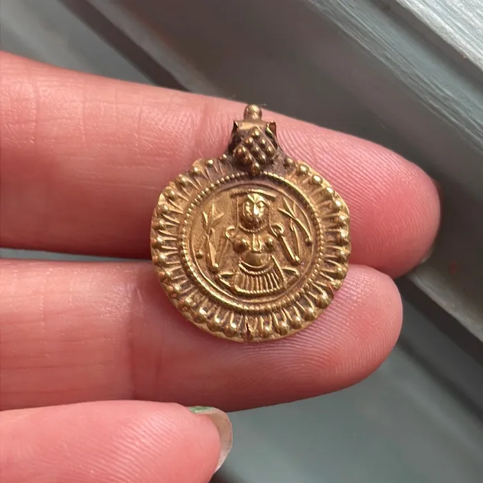 Female Warrior Pendant 18k Gold Vintage Vintage Paris Jewelry PreStyled Sets