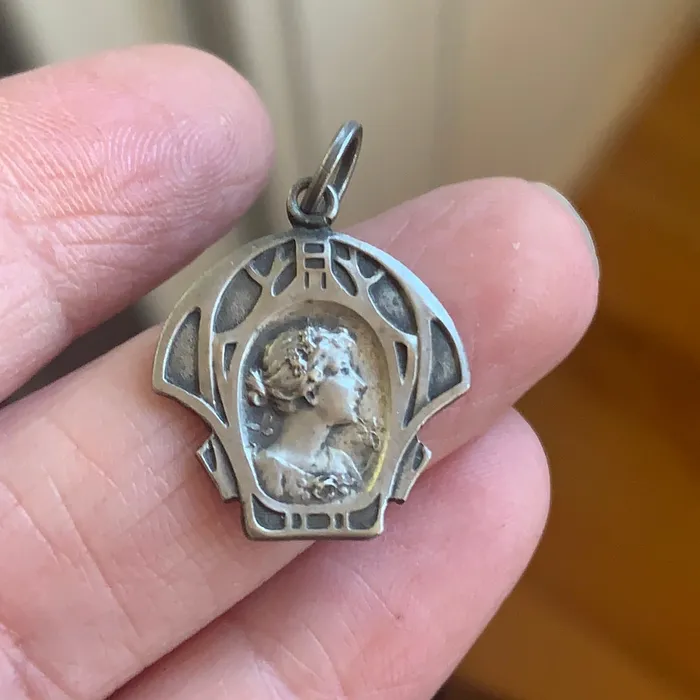 Necklaces Love Vintage Paris Nouveau Goddess Pendant 800 Silver Antique