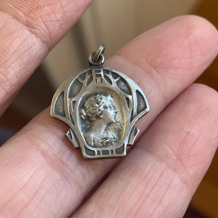 Necklaces Love Vintage Paris Nouveau Goddess Pendant 800 Silver Antique