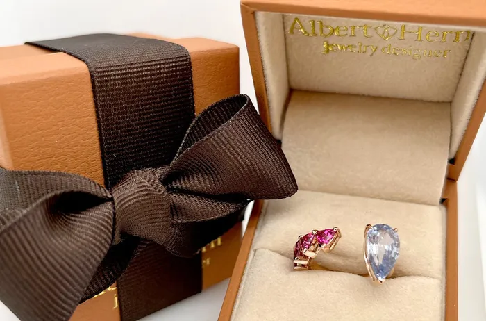 Rings Albert Hern Ring 18kt Gold Pear Sapphire Trillion Rubellite