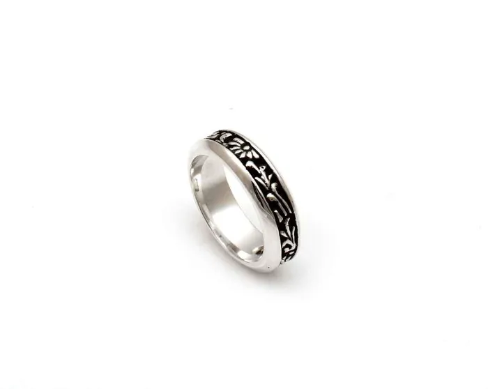 Rings Ray Tracey All Silver Narrow Carved Band Ring